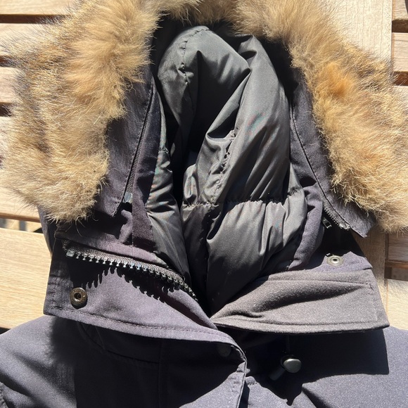 Canada Goose Shelburne parka Jacket - Picture 2 of 16